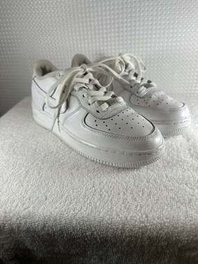 Nike Air Force 1 LE Big Kids' Shoes